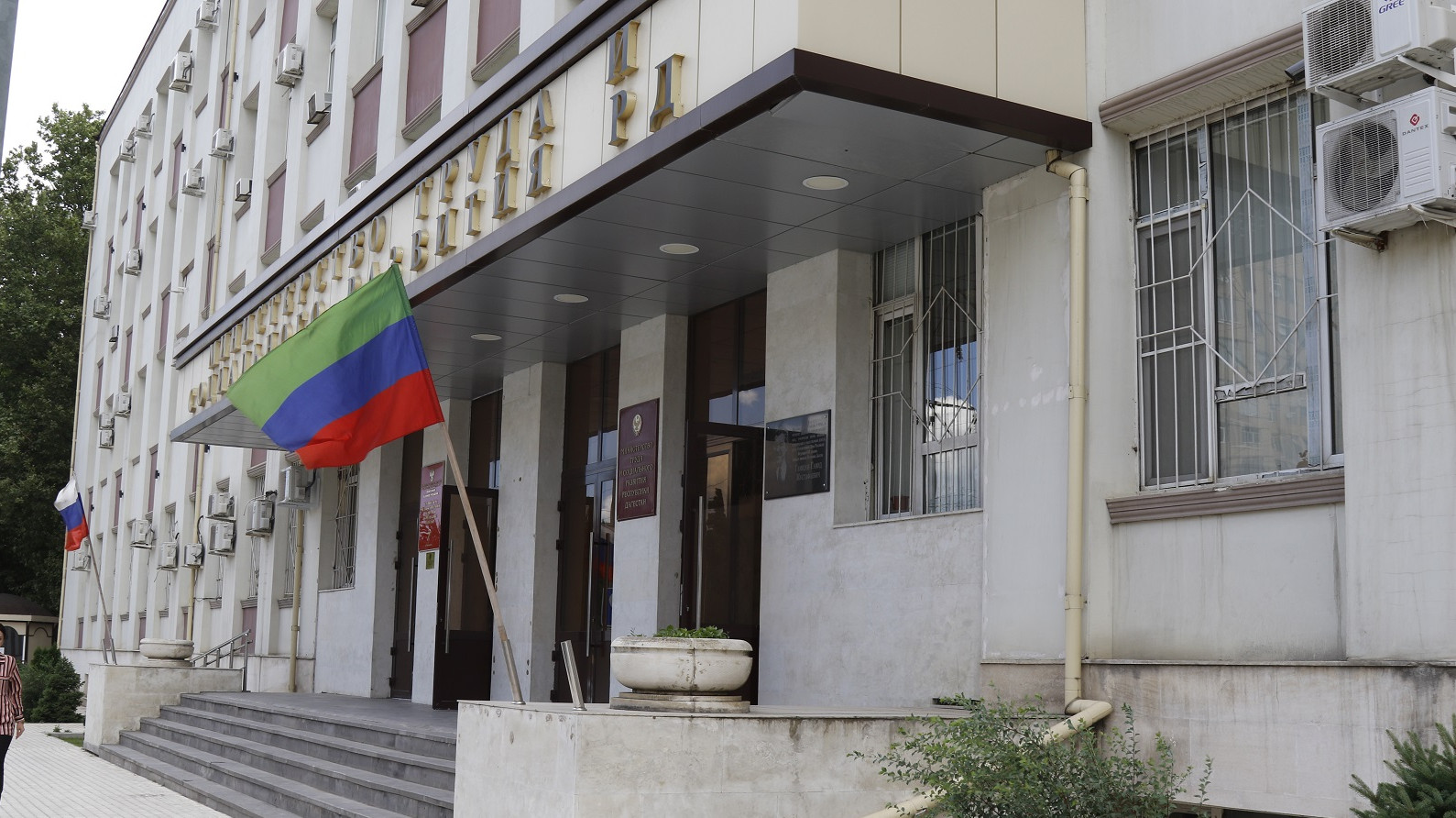Минтруда Дагестана в приоритетном порядке обеспечивает социальной поддержкой членов семей погибших военнослужащих участвовавших в СВО