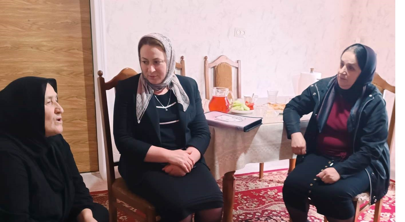 В Дахадаевском районе социальные работники Минтруда РД посетили семью погибшего участника СВО