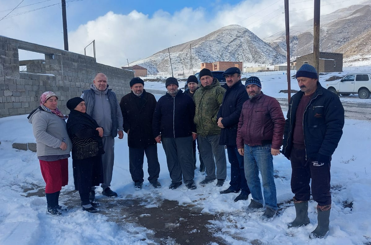 Социальные работники Минтруда Дагестана в Курахском районе помогли решить проблему, с которой столкнулась семья погибшего участника специальной военной операции