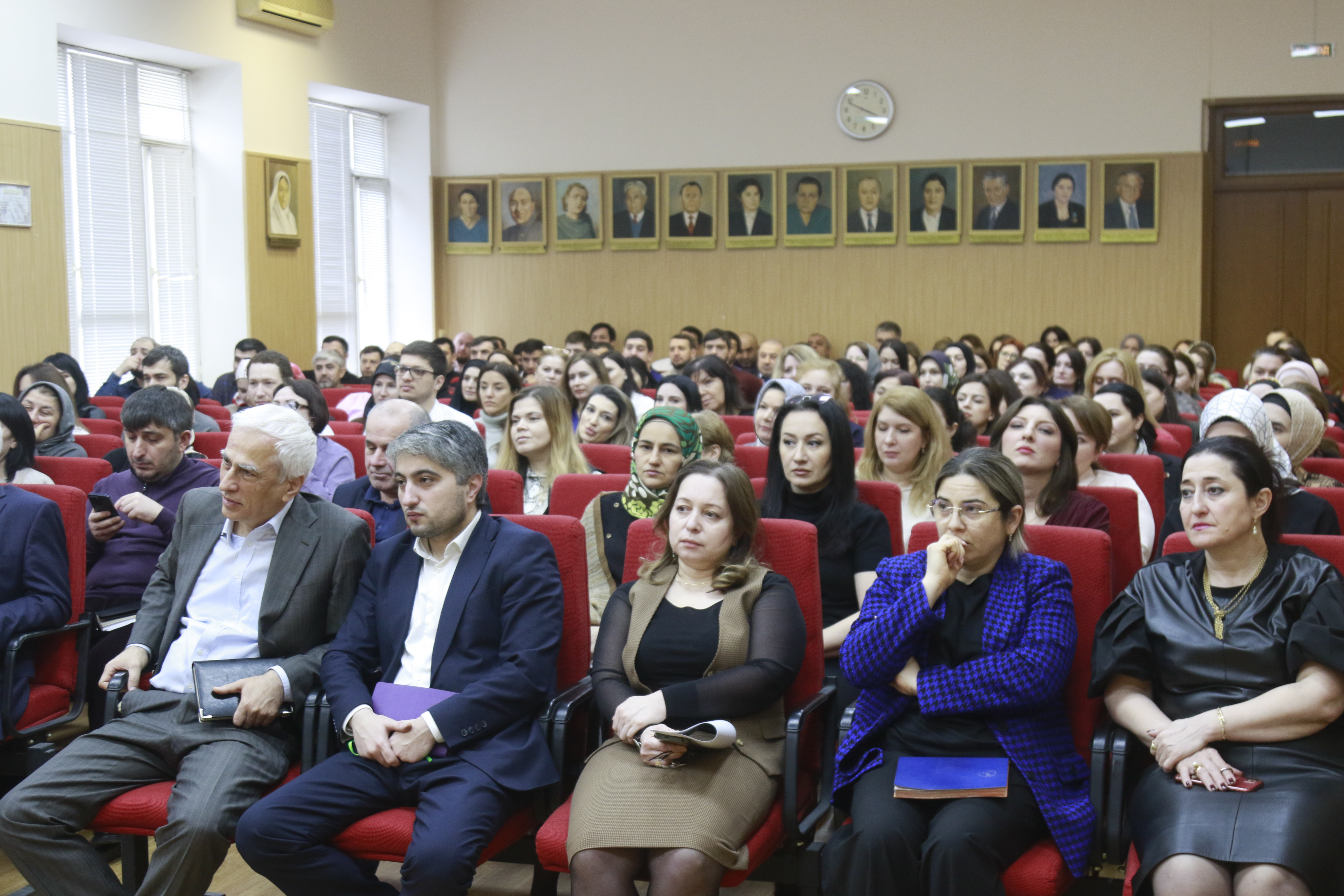 Коллективу Минтруда РД представили статс-секретаря-заместителя министра труда и социального развития Республики Дагестан Джабраила Джабраилова