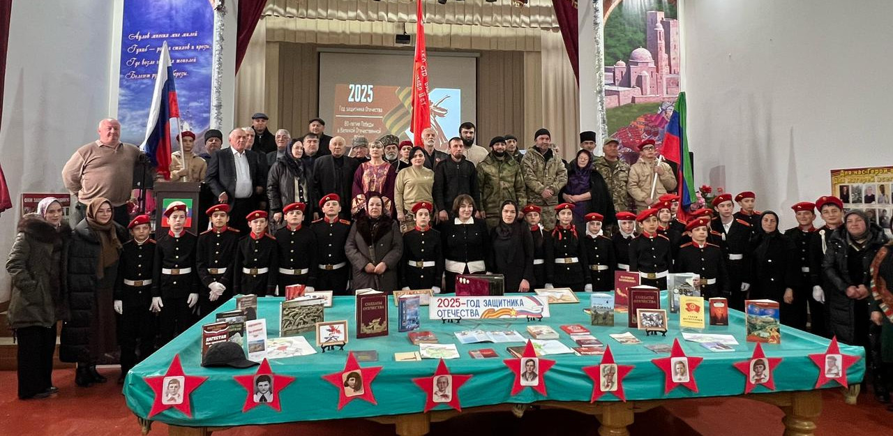 Социальные работники в Гунибском районе поздравили военнослужащих с наступающим Днем защитника Отечества