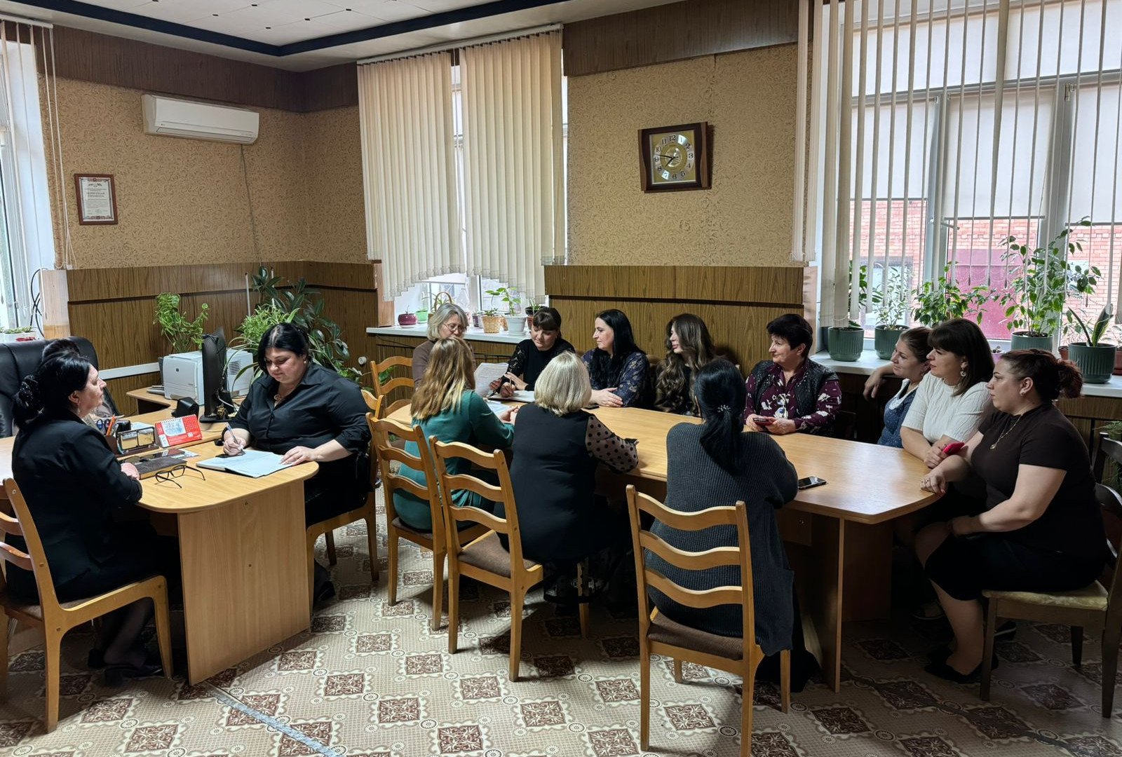 Коллектив кизлярского городского Управления социальной защиты провели семинар-совещание по вопросам противодействия коррупции