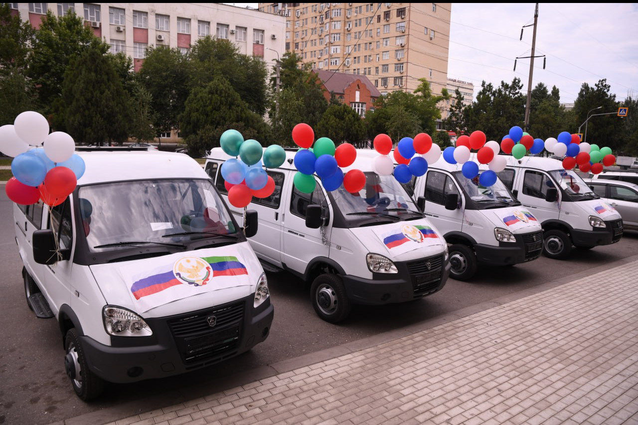 Новый автотранспорт малоимущим многодетным семьям