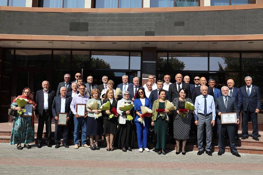 Статс-секретарь – заместитель министра труда Дагестана Магомедзагид Кихасуров награжден Почетной грамотой Республики Дагестан