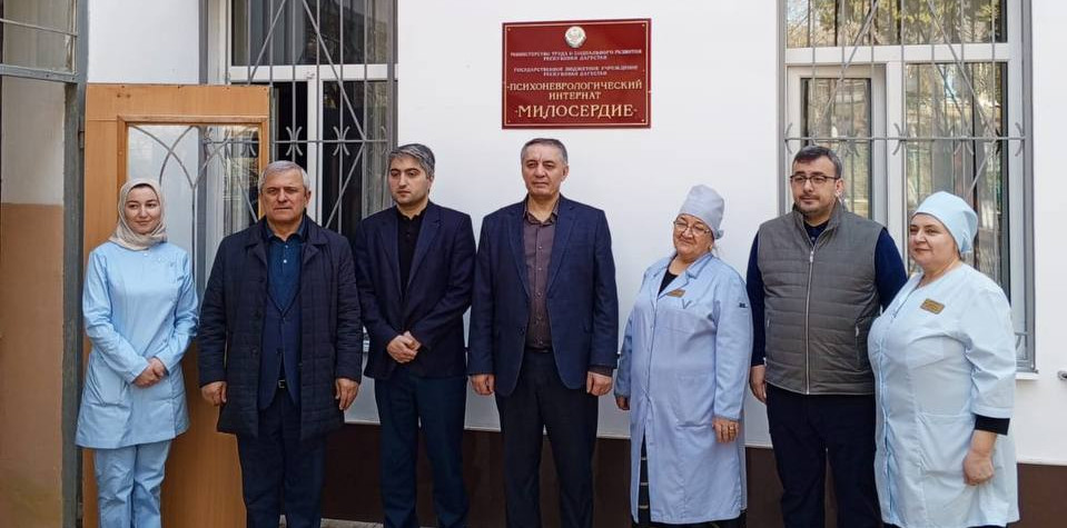 Абдурахман Махмудов проинспектировал деятельность подведомственных социальных учреждений Минтруда Дагестана в Буйнакском районе