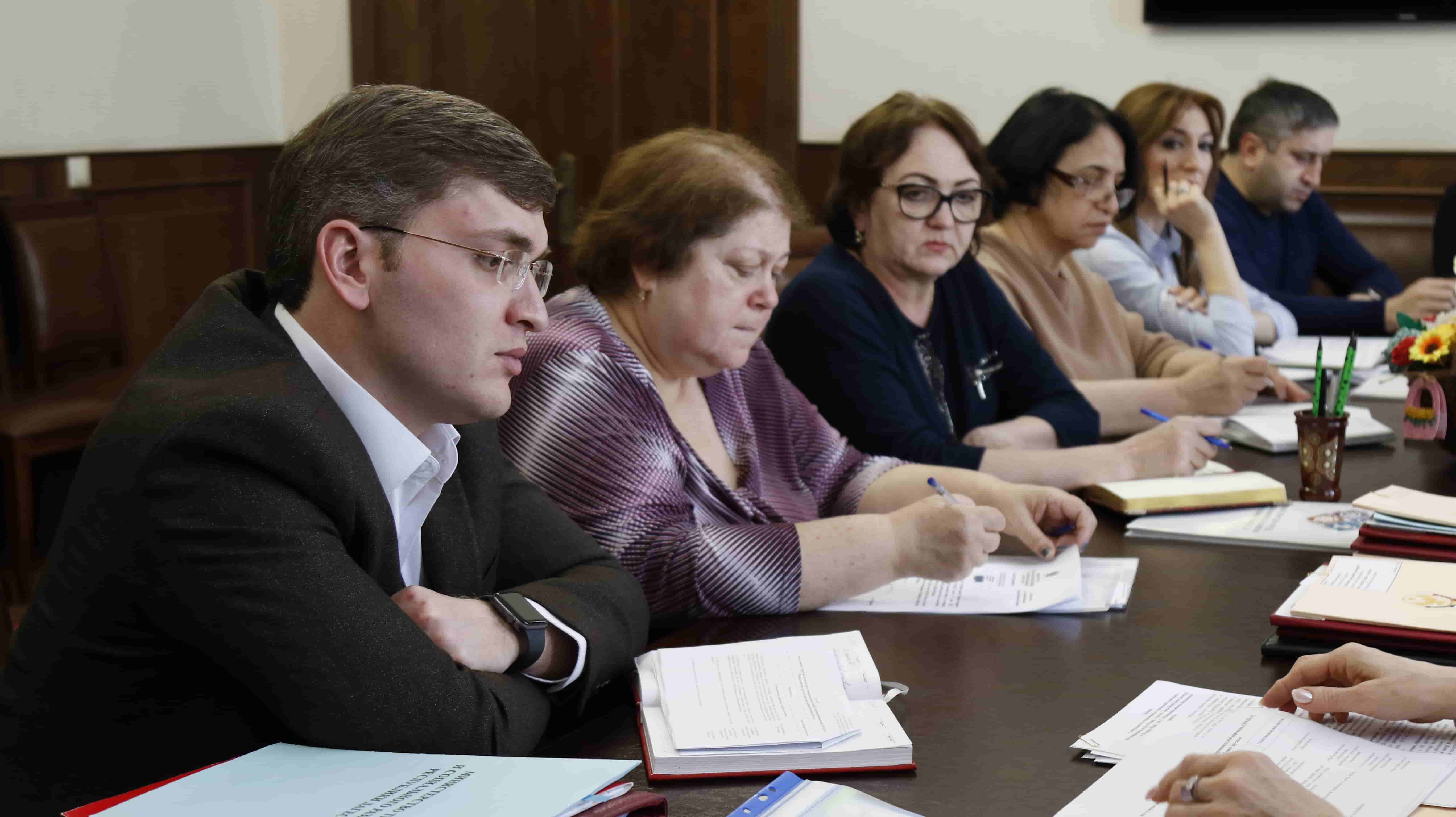 В Минтруде Дагестана состоялось заседание оперативного штаба по предупреждению распространения COVID-19