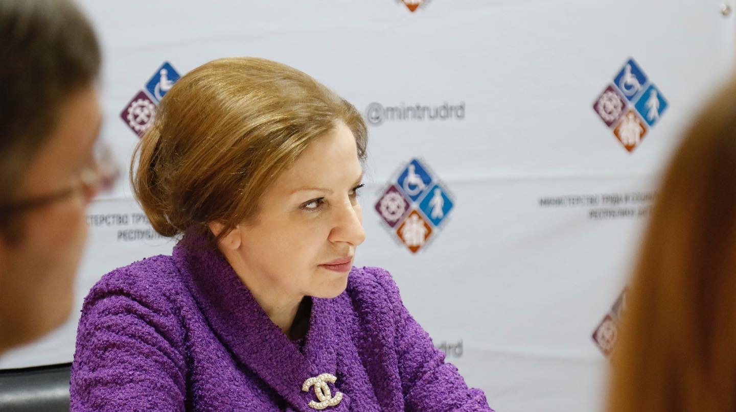 Министр труда и соцразвития Дагестана Изумруд Мугутдинова рассказала о мерах  соцподдержки, предусмотренных в период режима повышенной готовности.