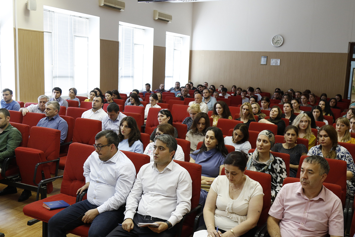 В Министерстве труда Дагестана провели очередное рабочее совещание
