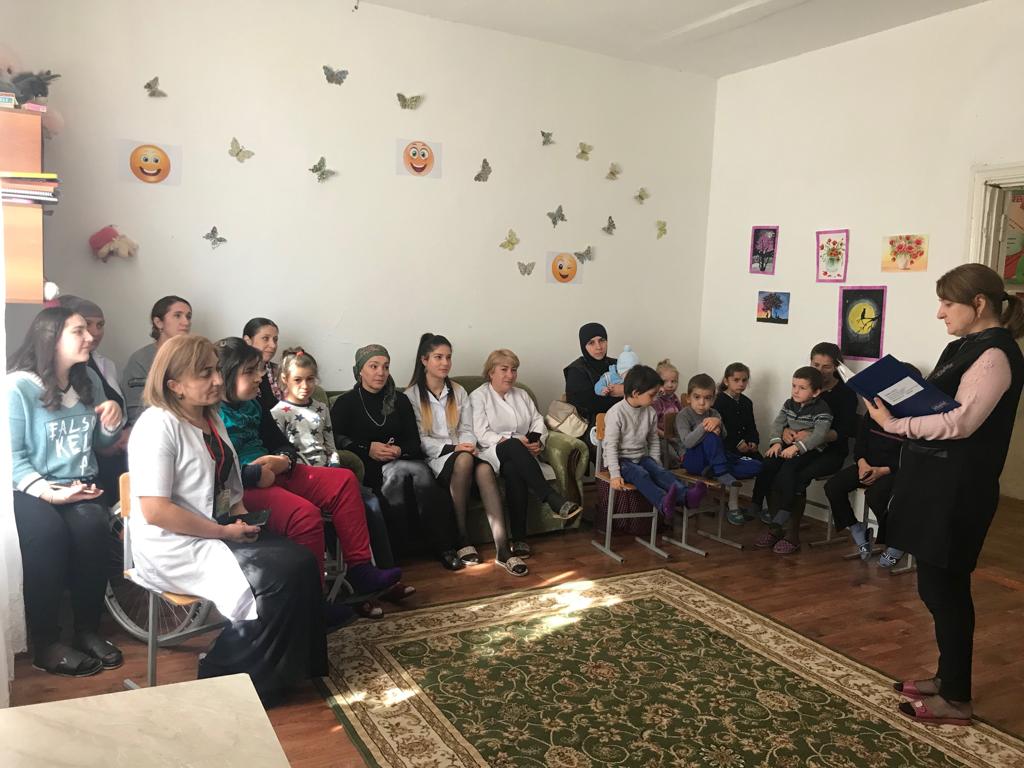 В Ахтынском реабилитационном центре провели благотворительную акцию «Согреем сердца добротой!».