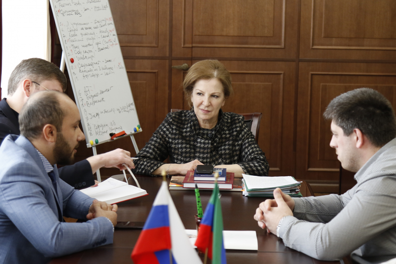 В Минтруде Дагестана прошла встреча с представителями Открытого Молодежного Правительства. 