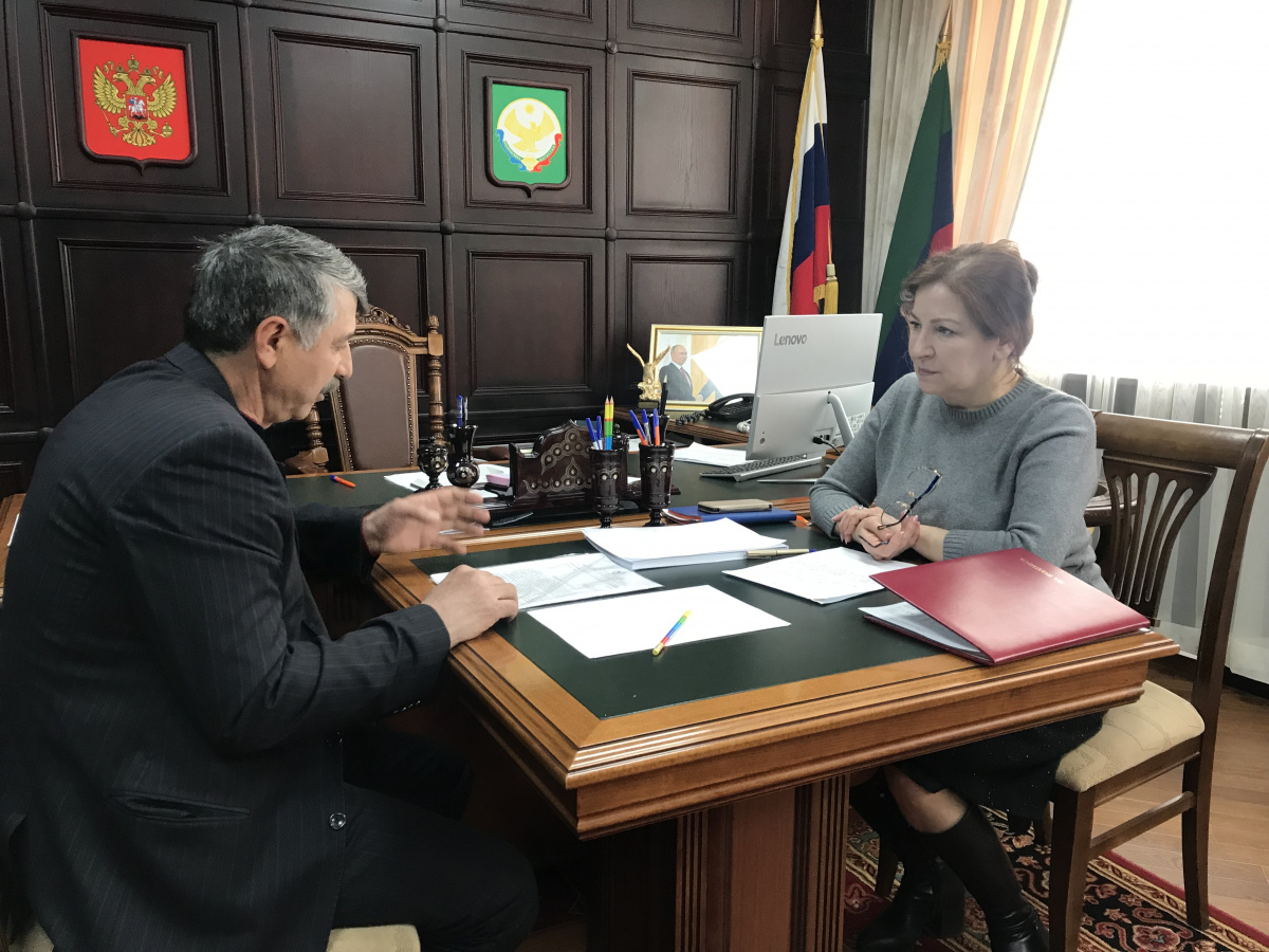 Выездной прием граждан  в Левашинском районе провела министр труда и соцразвития Дагестана Изумруд Мугутдинова
