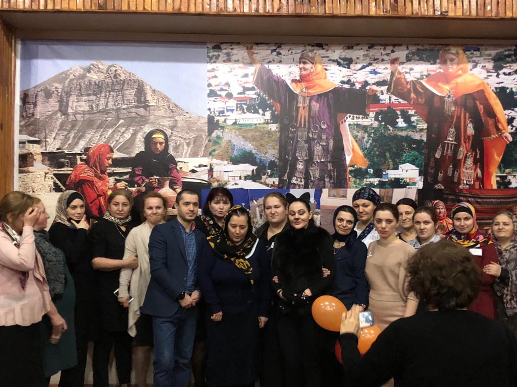 Масштабная, благотворительная акция приуроченная к году театра в России прошла накануне в Кизилюрте.