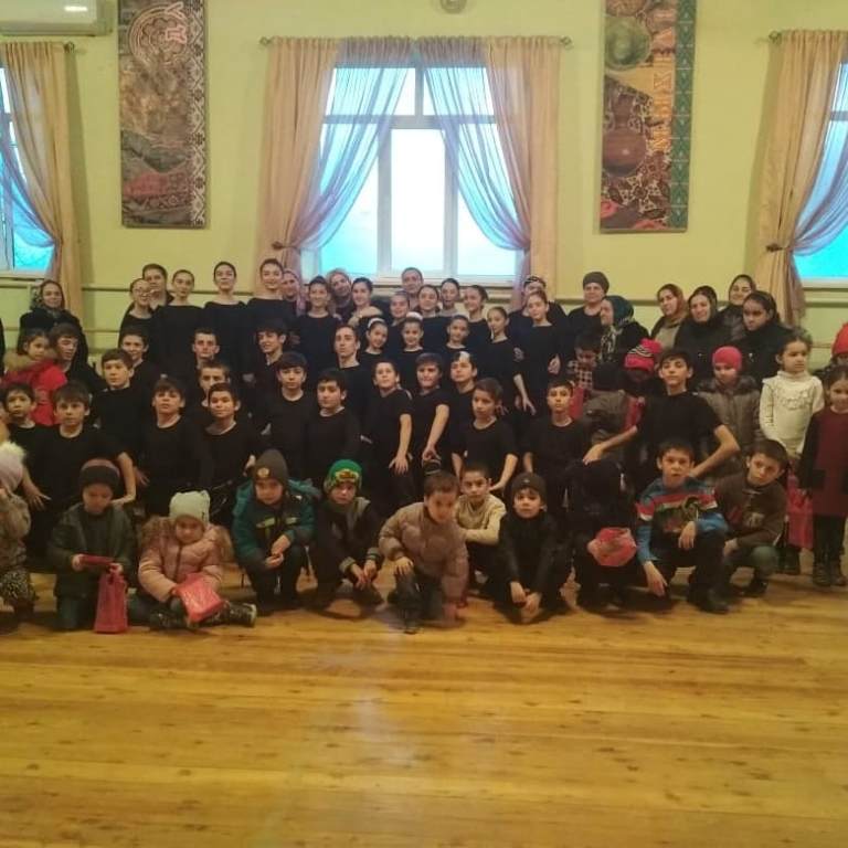 Дети из реабилитационного центра Хасавюрта приняли участие в репетиции  танцевального ансамбля «Эхо гор».