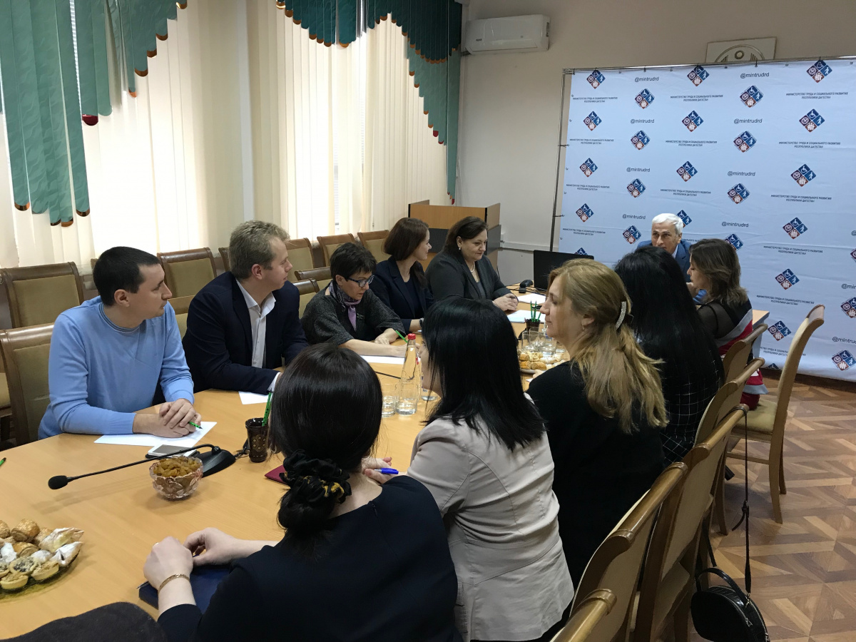 В Минтруда Дагестана прошло совещание с участием представителей комитета по труду и занятости Санкт- Петербурга
