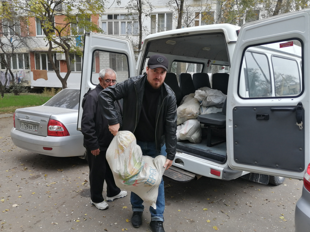 42 малоимущие семьи Каспийска получили помощь в рамках благотворительной акции