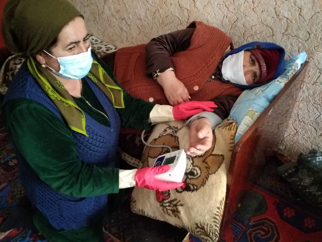 За состоянием здоровья пожилых  Табасаранцев следят социальные службы.