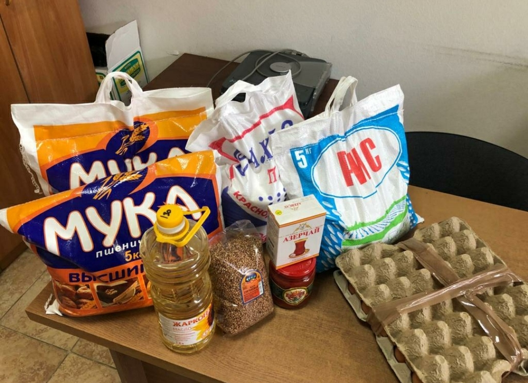 10 нуждающиеся семей получили продукты питания в Каспийске.