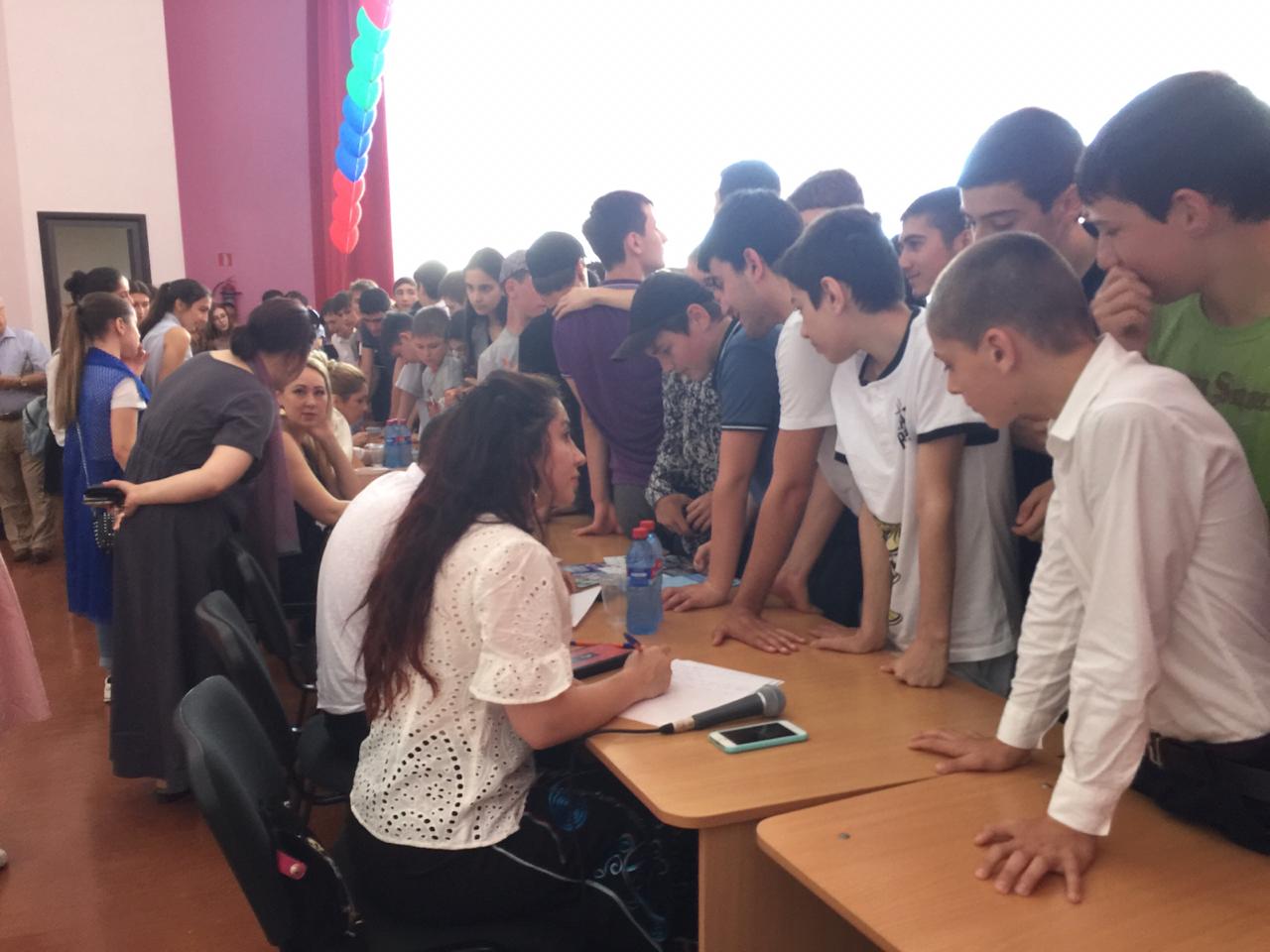 Центр занятости населения Каспийска организовал ярмарку вакансий для несовершеннолетних «Трудовое лето-2019»
