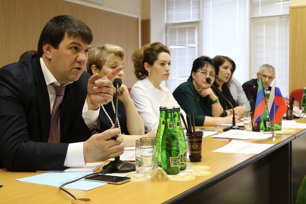 Минтруд РД провел День социальной грамотности для пенсионеров