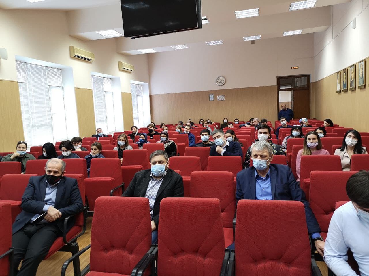 Коллектив Минтруда Дагестана  ознакомился с условиями и процессом вакцинации от COVID-19