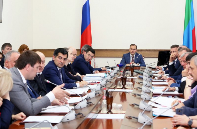 Министр труда и соцразвития РД Изумруд Мугутдинова  приняла участие в обсуждении концепции научно-технологического развития Республики Дагестан