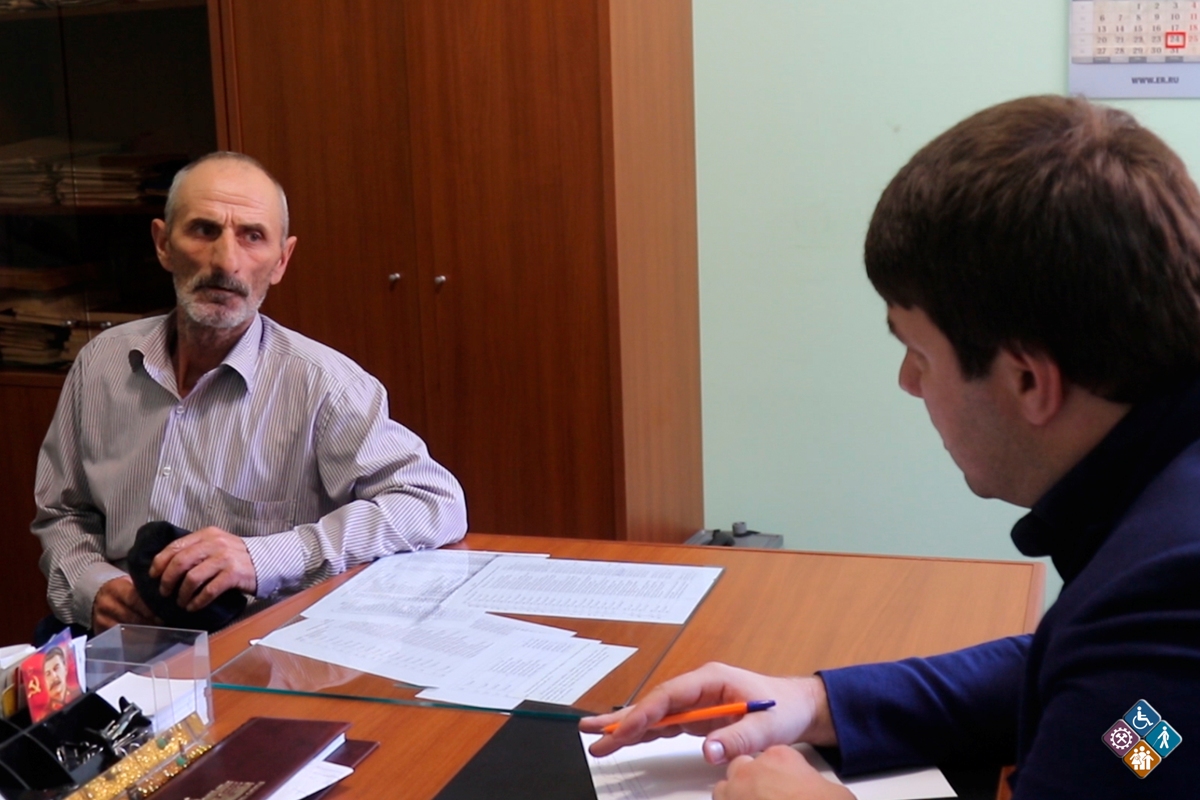 Расул Ибрагимов рассмотрел обращения жителей Шамильского района